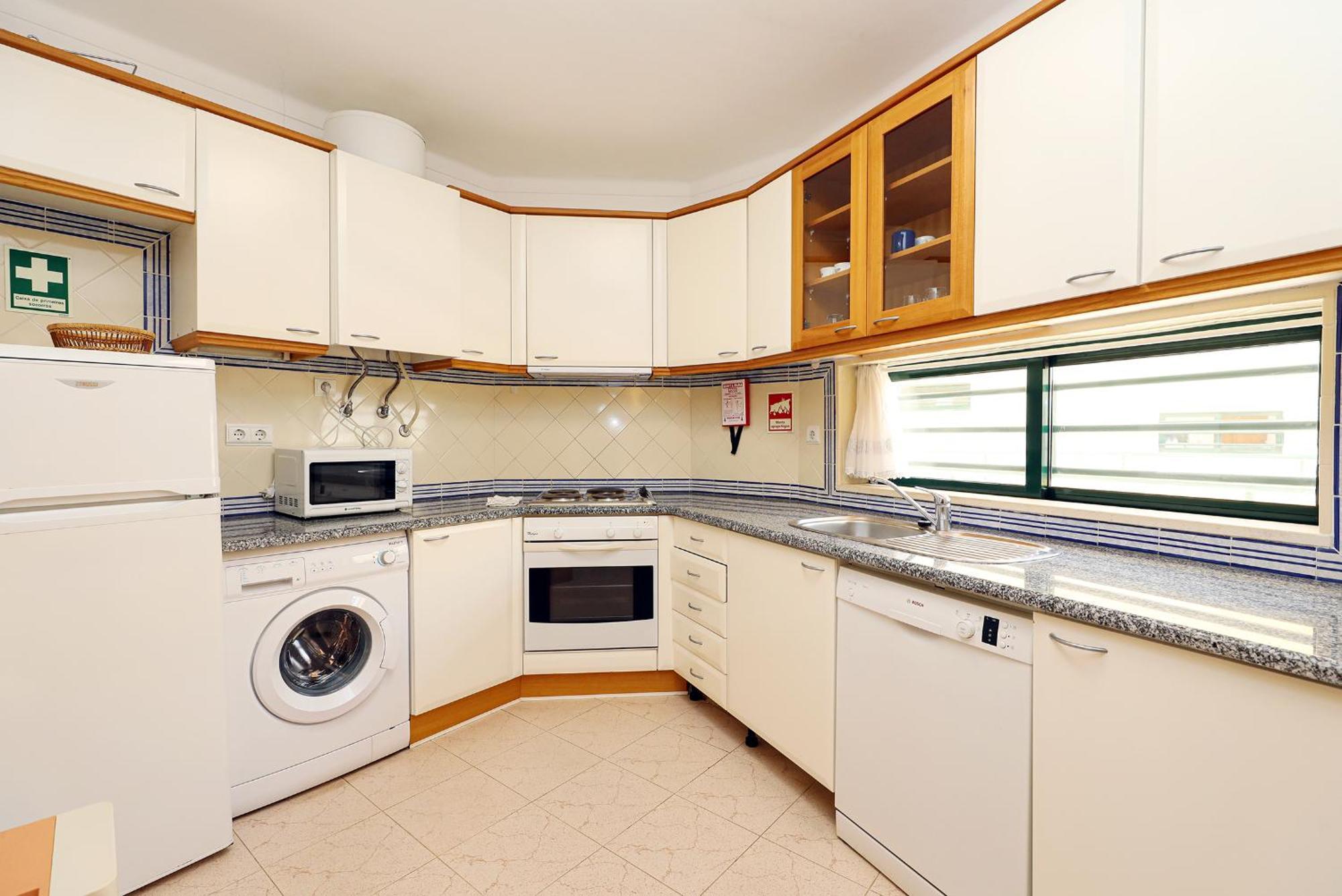 Quinta Dos Pinheiros Apartment ลากอส ภายนอก รูปภาพ