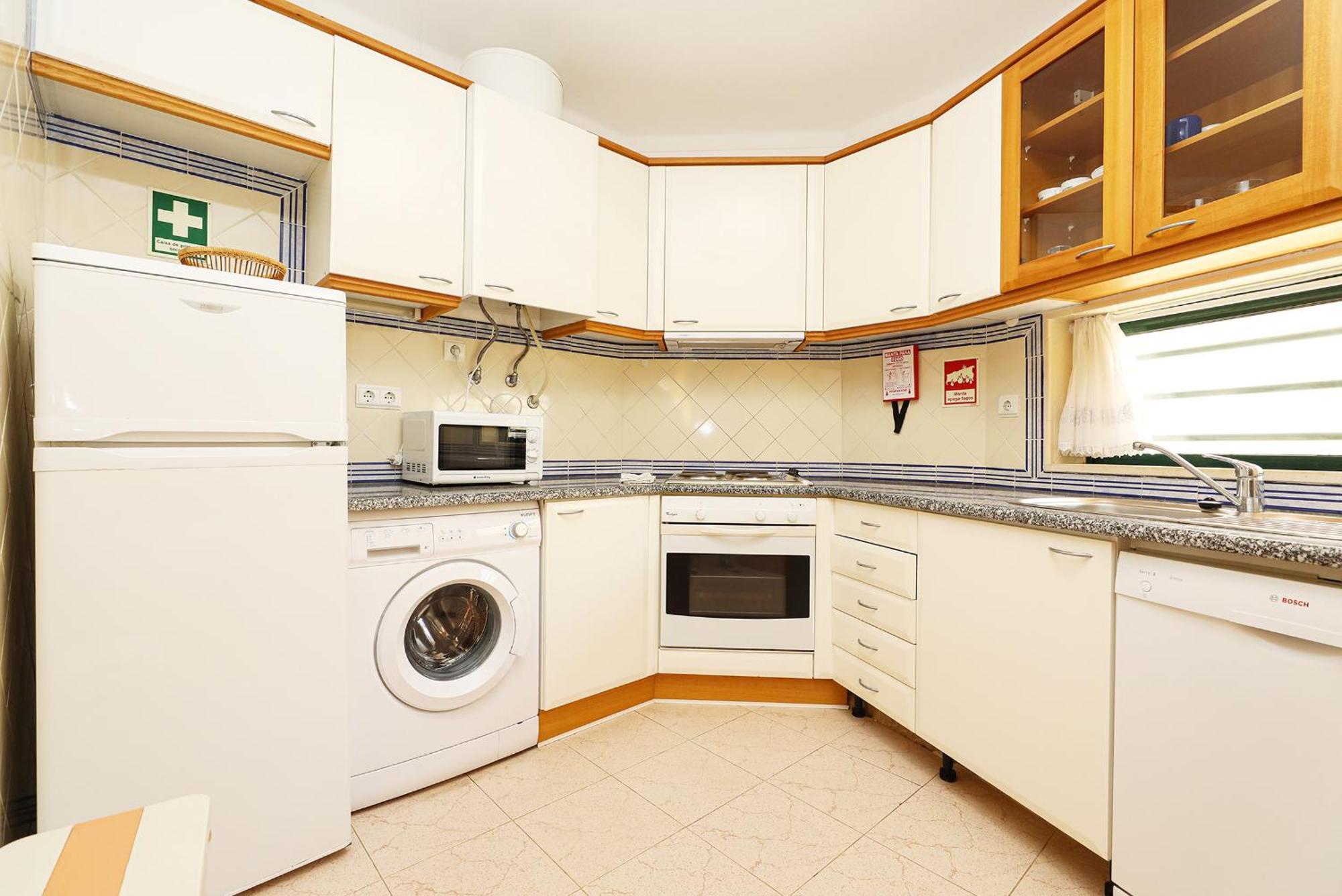 Quinta Dos Pinheiros Apartment ลากอส ภายนอก รูปภาพ