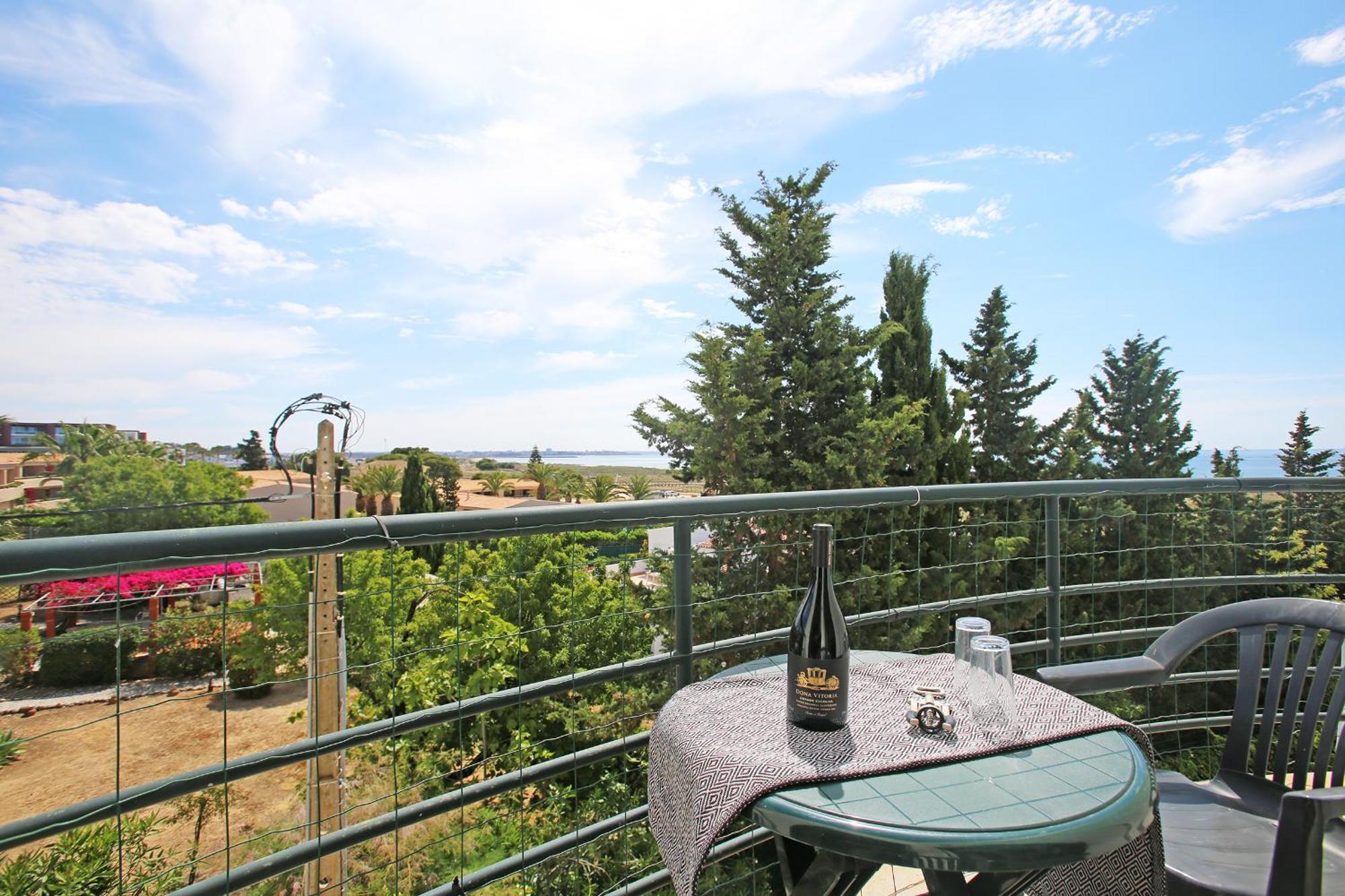 Quinta Dos Pinheiros Apartment ลากอส ภายนอก รูปภาพ