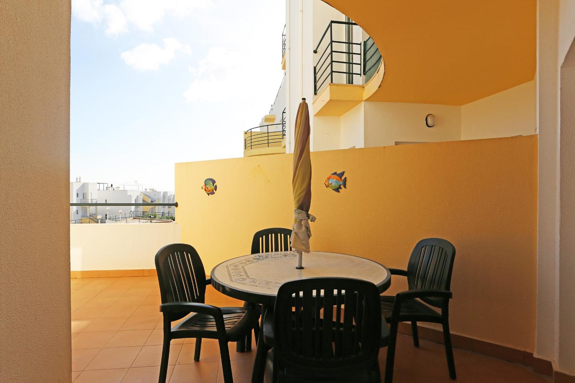 Quinta Dos Pinheiros Apartment ลากอส ภายนอก รูปภาพ