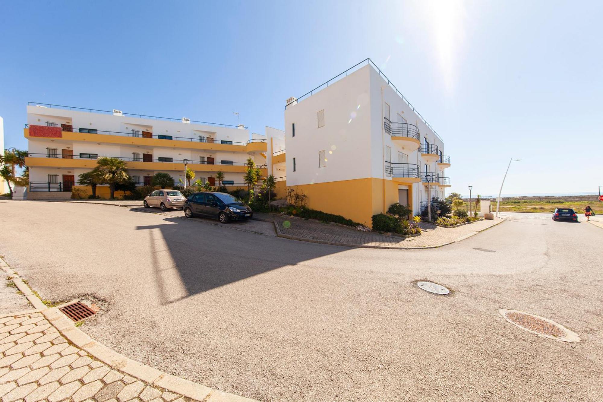 Quinta Dos Pinheiros Apartment ลากอส ภายนอก รูปภาพ