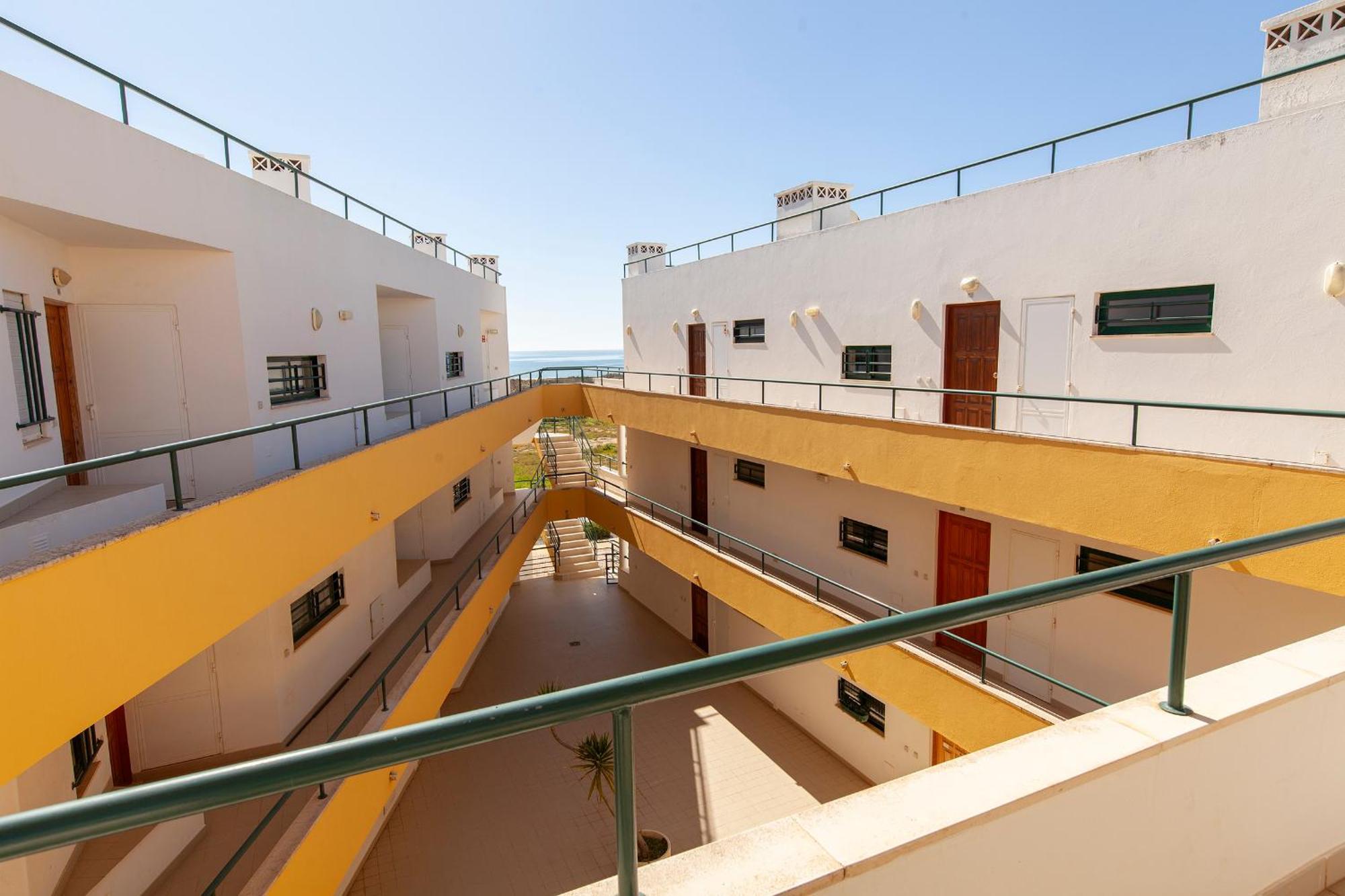 Quinta Dos Pinheiros Apartment ลากอส ภายนอก รูปภาพ