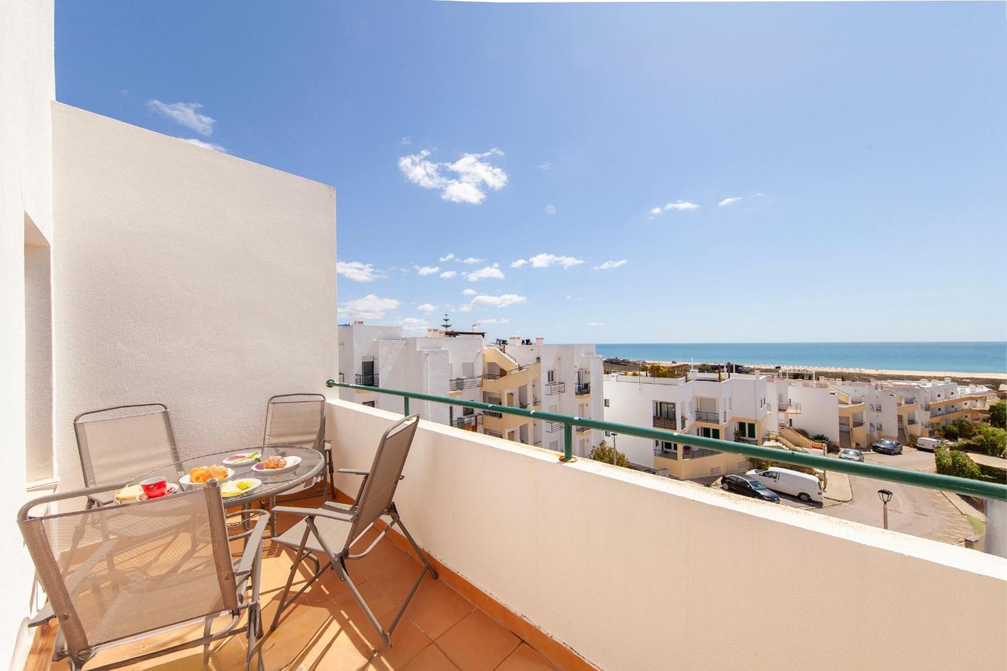 Quinta Dos Pinheiros Apartment ลากอส ภายนอก รูปภาพ
