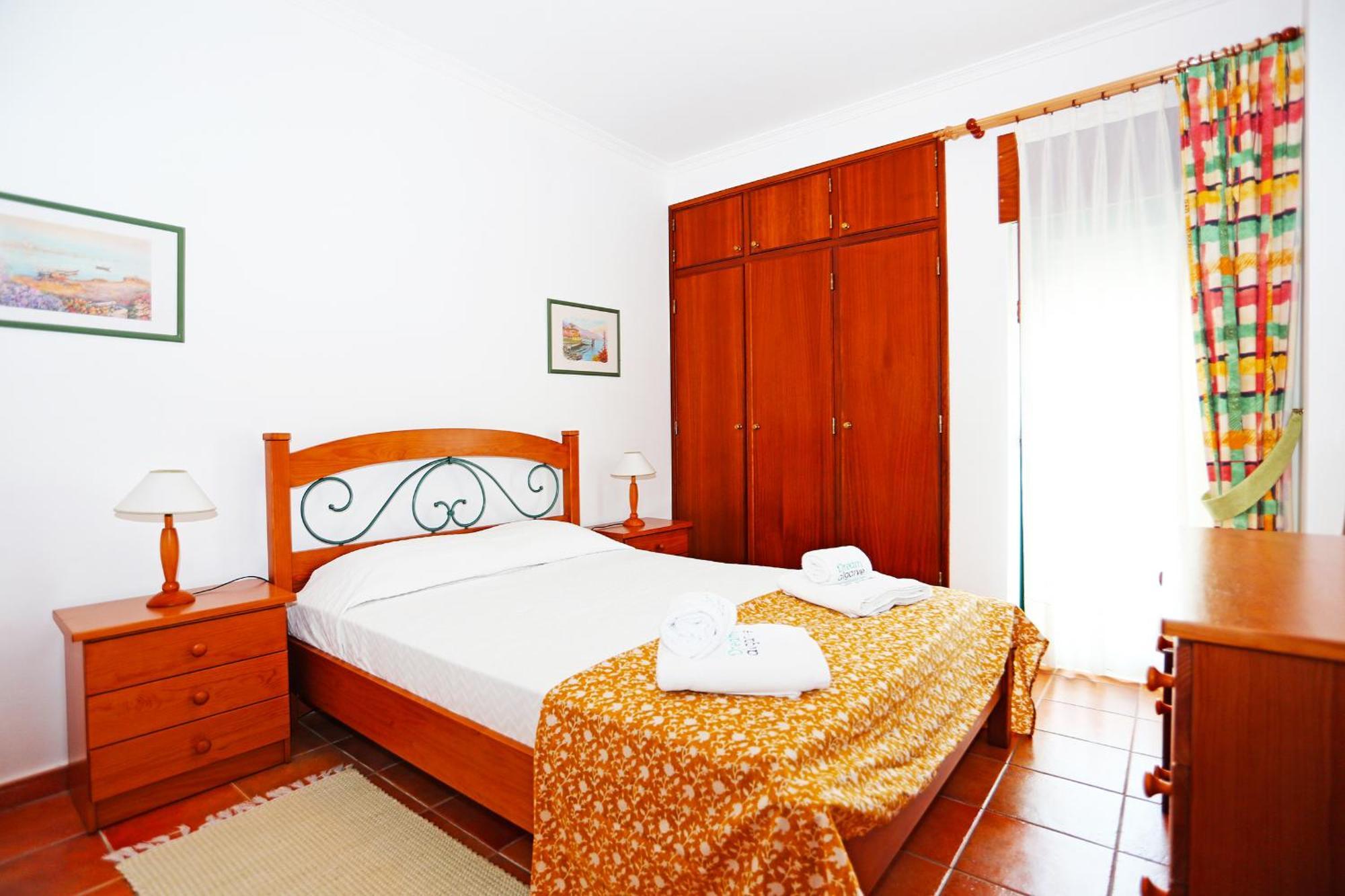 Quinta Dos Pinheiros Apartment ลากอส ภายนอก รูปภาพ